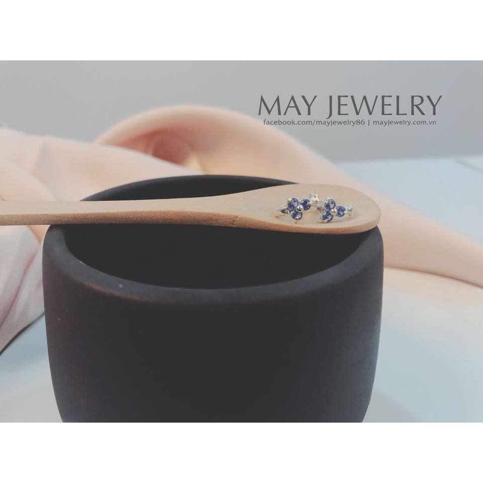 Hoa tai bạc ta cho bé