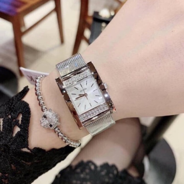 Đồng hồ nữ Guess mặt vuông siêu hot màu bạc
