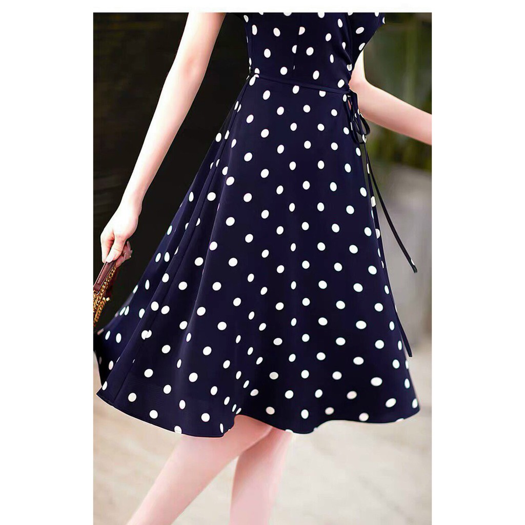 Đầm Xòe Chấm Bi Cổ V Dịu Dàng Nơi Công Sở | BigBuy360 - bigbuy360.vn