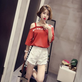 Áo lệch vai hoạ tiết in cho nữ