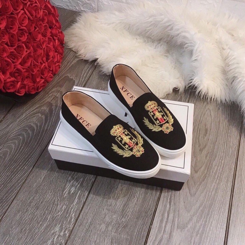 Giày slipon hoạ tiết cực sang