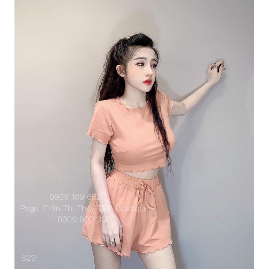 Sét bộ áo croptop và quần short siêu xinh