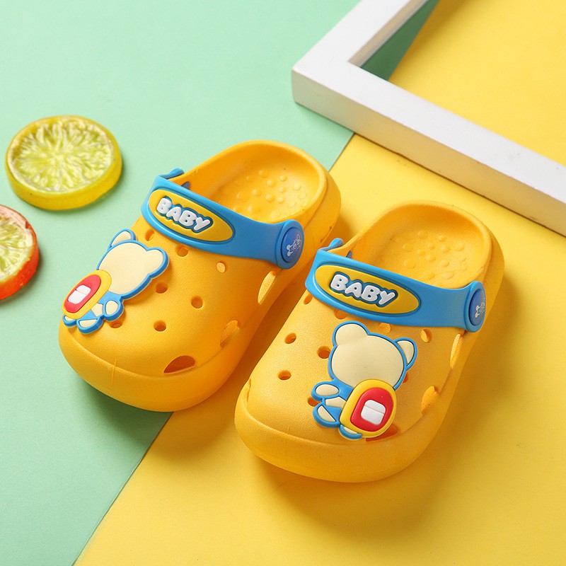 Dép có quai sau cho bé gái