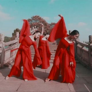 Hán phục múa