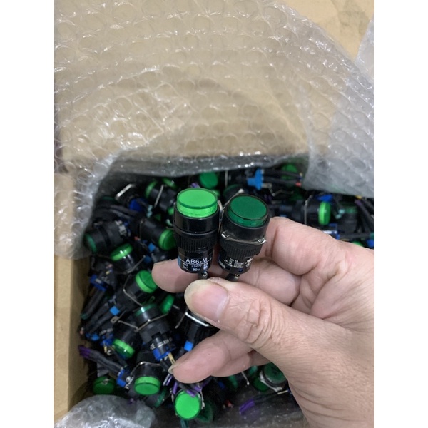 Công tắc nhấn nhá có đèn tháo máy 250VAC-3A. DC 30V-5A