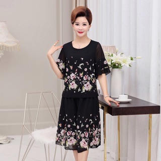Bộ quần áo dành cho mẹ