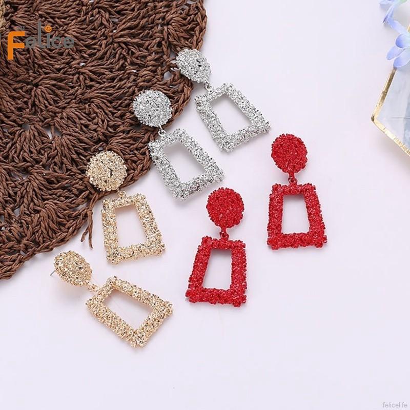 Bông tai hình thang kiểu đinh tán cho nữ