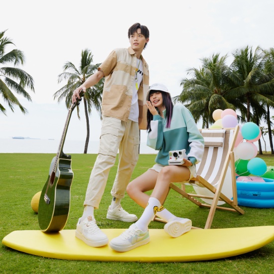 Giày Thể Thao Màu Trắng Thoáng Khí Thoải Mái Thời Trang Cho Nữ