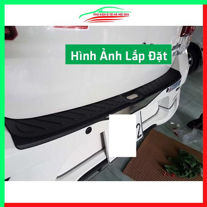 Ốp chống trầy cốp ngoài nhựa đen Wigo hàng loại 1 dán cốp sau chống xước trang trí xe
