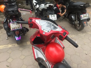 hốc để đồ xe air blade 2016-2019