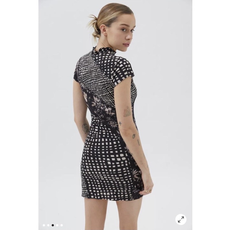 🆙🆙 Đầm body urban xịn xò