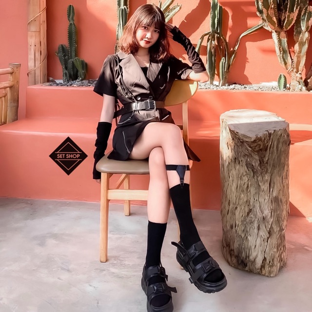 [Mã SKAMSALEP6 giảm 10% tối đa 100K đơn 150K] Váy gắn ghim băng phụ kiện đai da khí chất | BigBuy360 - bigbuy360.vn