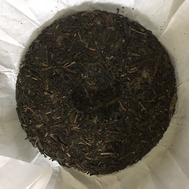 Trà phổ nhĩ sống Vân Nam bánh 330g kèm quà tặng | BigBuy360 - bigbuy360.vn