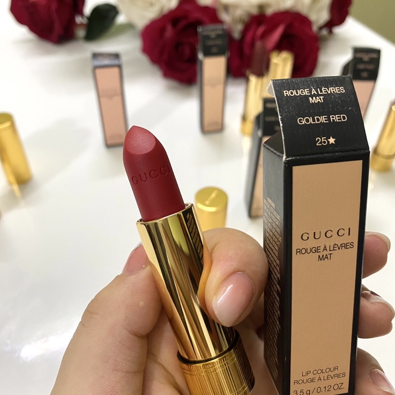 Son lì Gucci Rouge à Lèvres vỏ vàng