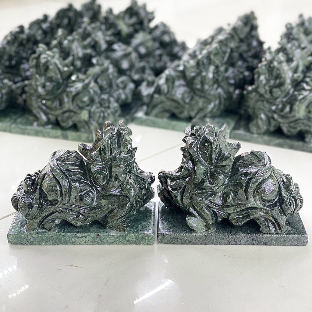 Tỳ Hưu Phong Thủy Đá Trắng Non Nước, Đá Vân Gỗ - Dài 10cm