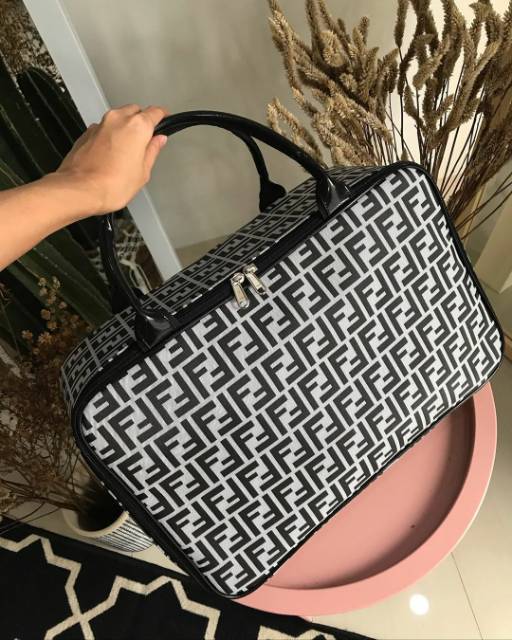 Túi Du Lịch Mini Fendi Chống Thấm Nước Thiết Kế Đơn Giản Tiện Dụng