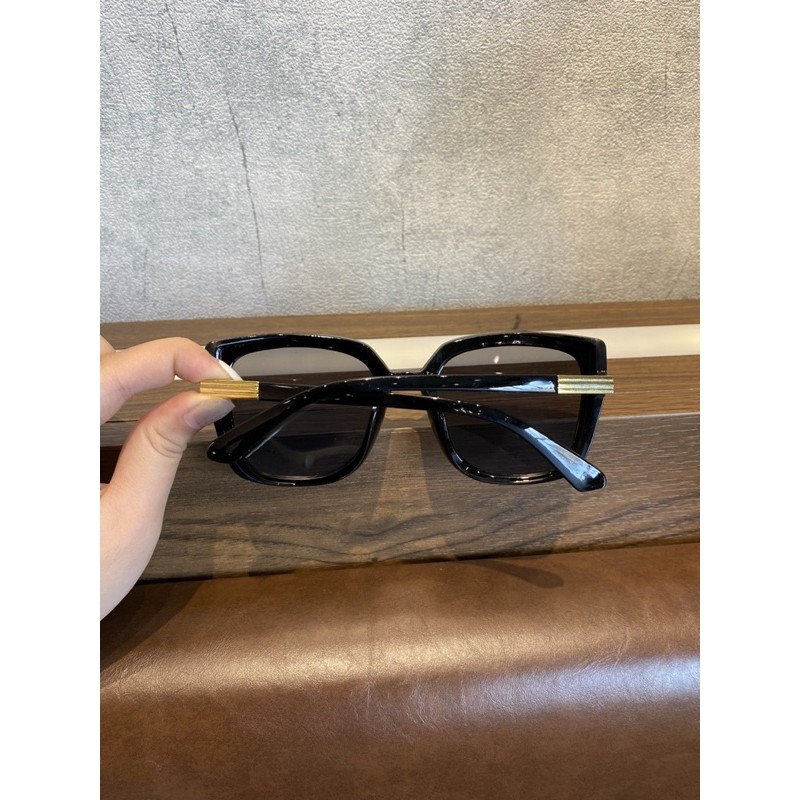 M80. Kính Shein sang sịn mịn ạ, Có Mail mua hàng tại web của hãng.