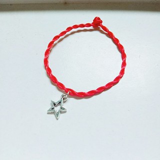 Vòng tay chỉ đỏ kèm mặt hình ngôi sao 🌟 Sỉ phụ kiện 1K
