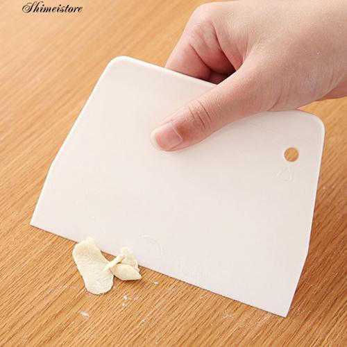 Dụng Cụ Cắt Bột Làm Bánh Bằng Nhựa Tiện Dụng