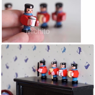 Mô hình 4 chú lính chì gỗ cho nhà búp bê