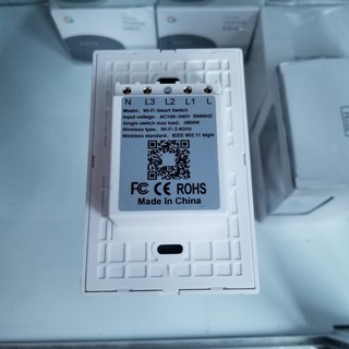 Công tắc cảm ứng Tuya Wifi 2 nút hình chữ nhật