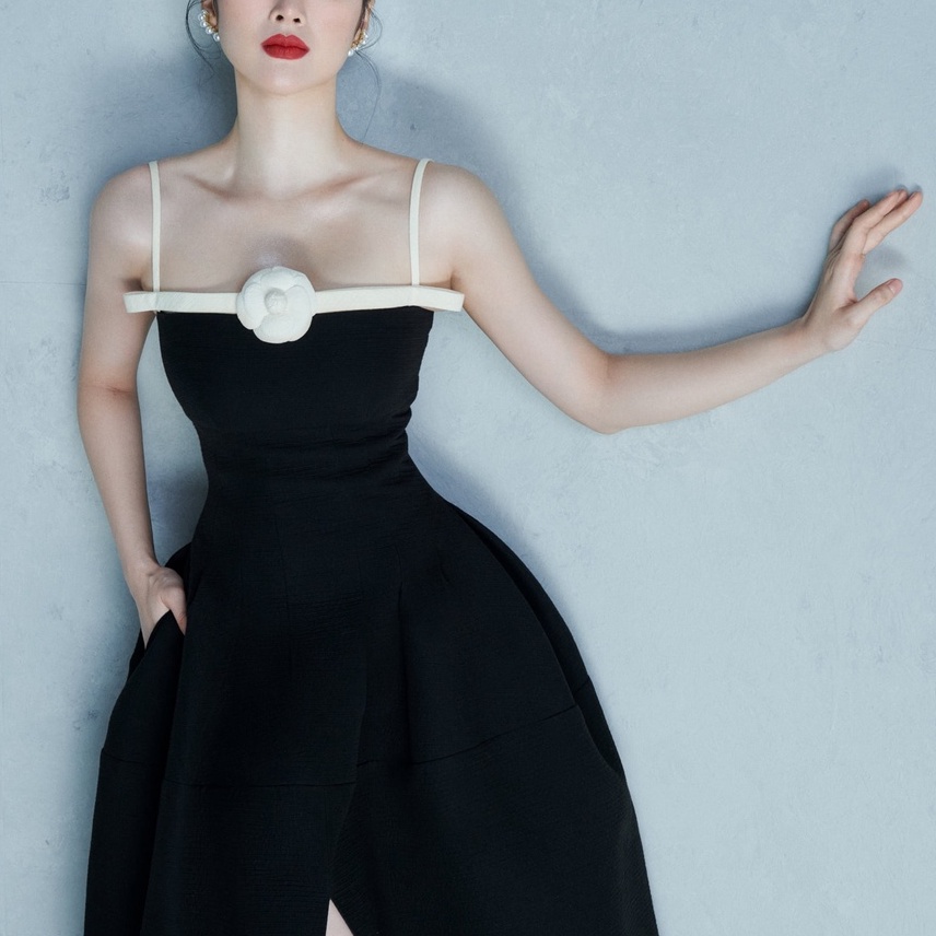 Đầm đi tiệc hai dây dáng xòe thiết kế sang trọng