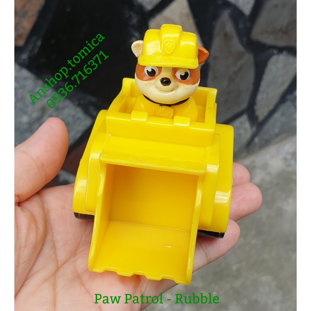 Xe mô hình chú chó Rubble trong phim hoạt hình &quot;Đội Chó Cứu Hộ&quot;