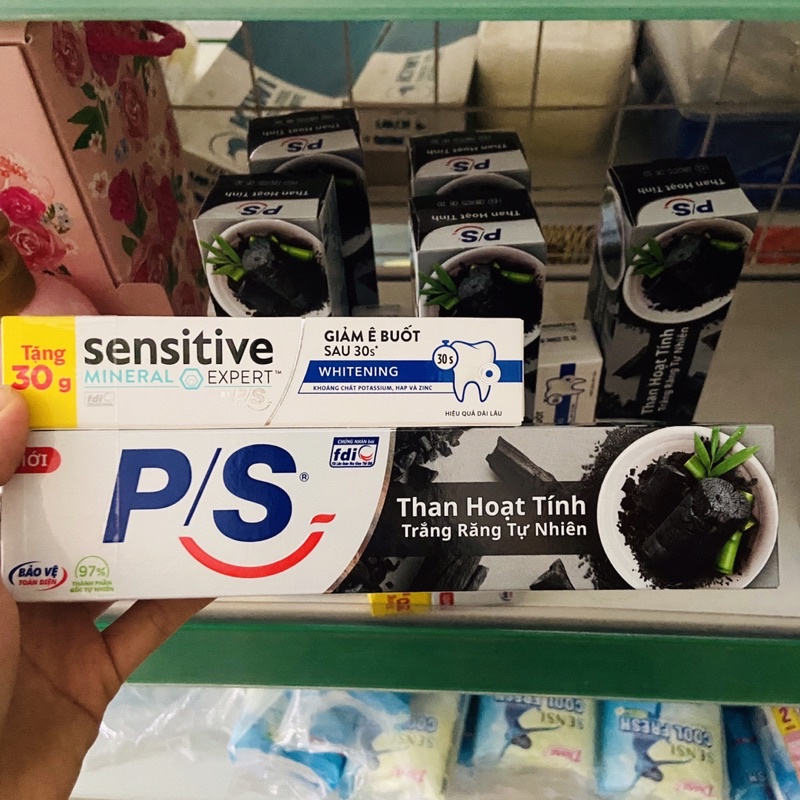 Kem đánh răng P/S Than hoạt tính trắng răng tự nhiên