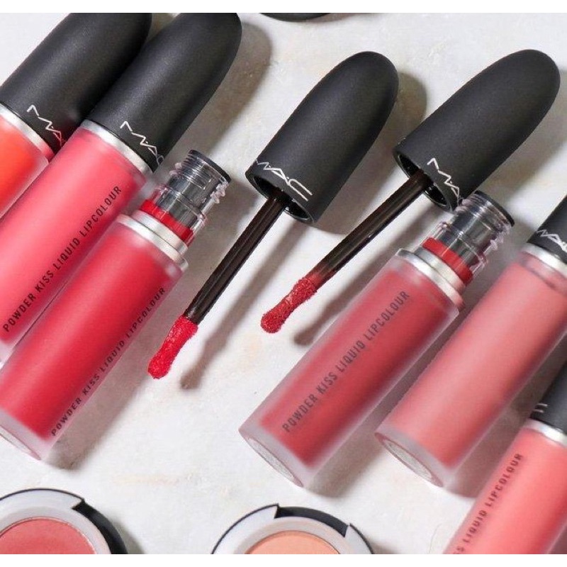 Son kem lì MAC Powder Kiss Liquid | BigBuy360 - bigbuy360.vn