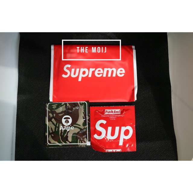 Khăn giấy ướt Supreme Bape