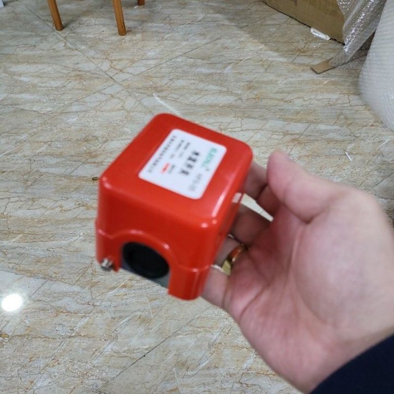 Công Tắc Cảm Biến Dòng Chảy Phi 34 Bật Tắt Máy Bơm Nước 15A HF
