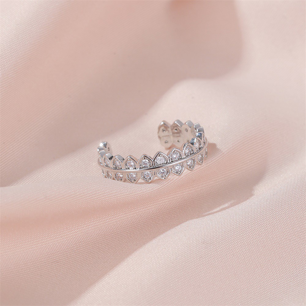 Nhẫn Hợp Kim Hình Rắn Đính Đá Độc Đáo