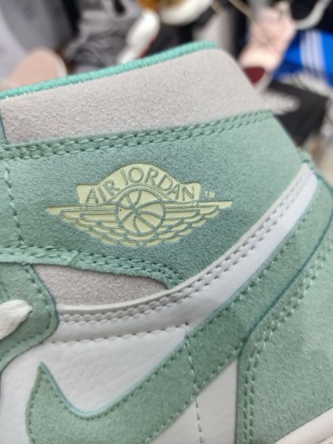 Giày nam trẻ trung