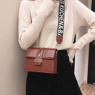 Túi đeo chéo da rắn vc137