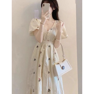 ĐẦM MIDI CỔ V THÊU HOA