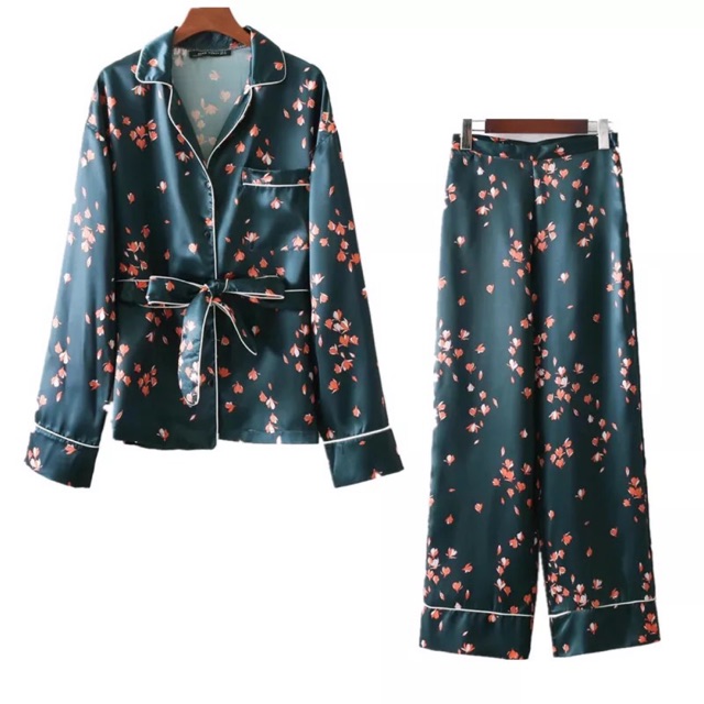 Áo sơmi pijama xanh hoa rớt viền trắng + Quần ống rộng lưng cao viền trắng
