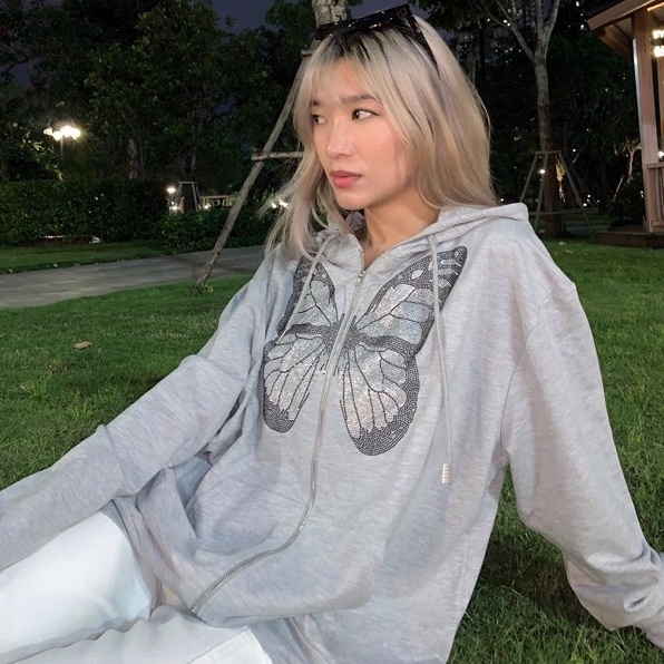 Áo khoác nữ form rộng hoạ tiết bươm bướm đính đá có mũ