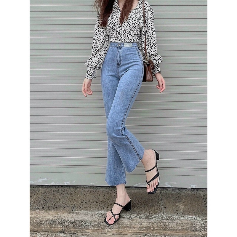 Quần jean lỡ ống loe lưng cao gắn mác! HÀNG VNXk | BigBuy360 - bigbuy360.vn