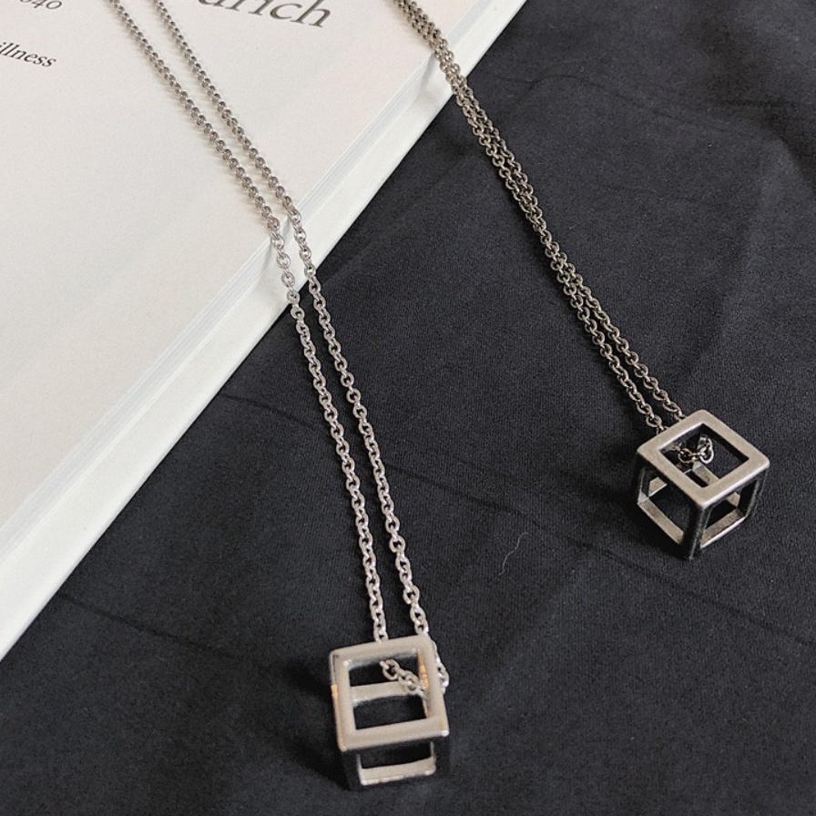 Dây chuyền cube unisex mặt khối lập phương rỗng màu bạc, vòng cổ titan đơn giản cho nam nữ