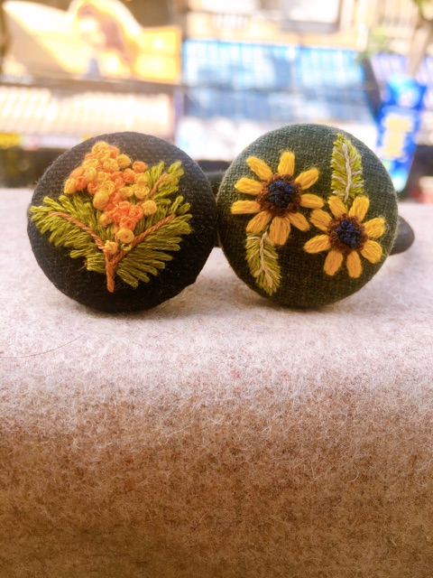 Cột tóc bọc vải thêu hoa handmade