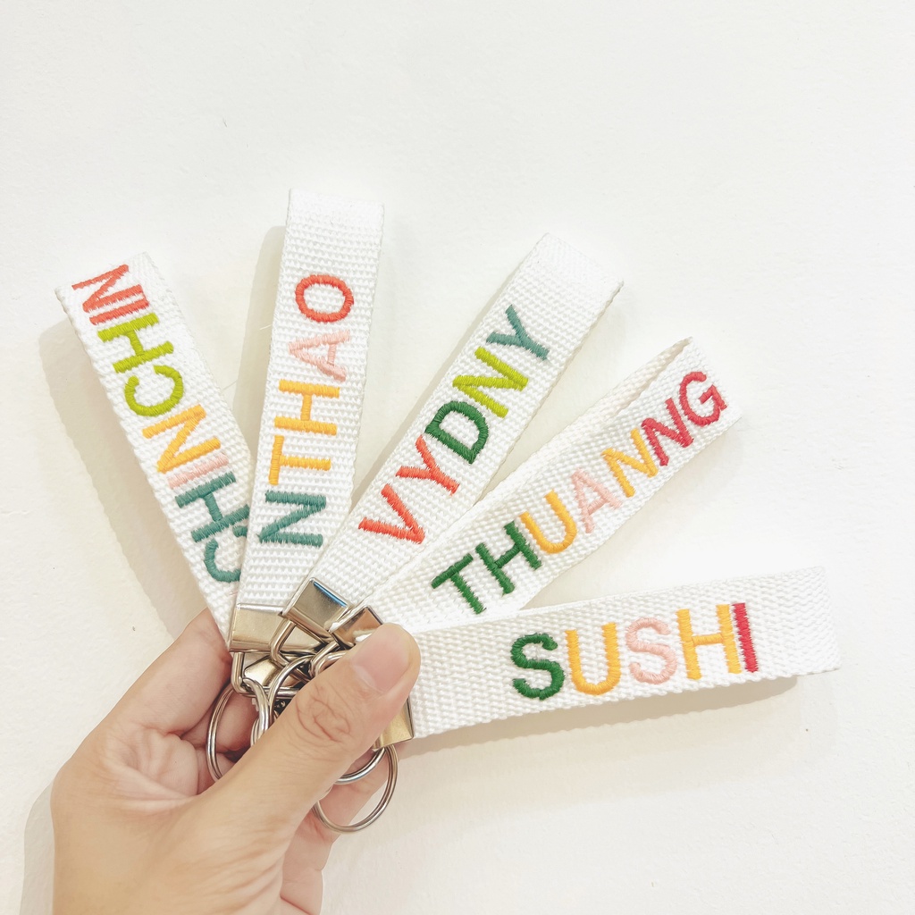 Móc khóa thêu tên tặng quà sinh nhật, giáng sinh, quà tặng ý nghĩa