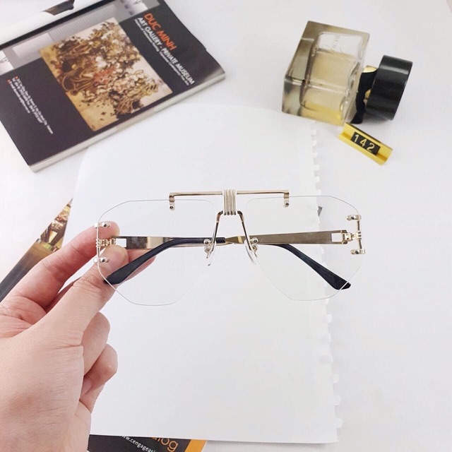 Kính bảng chuồng