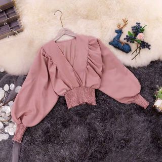 Áo tay phồng cổ V