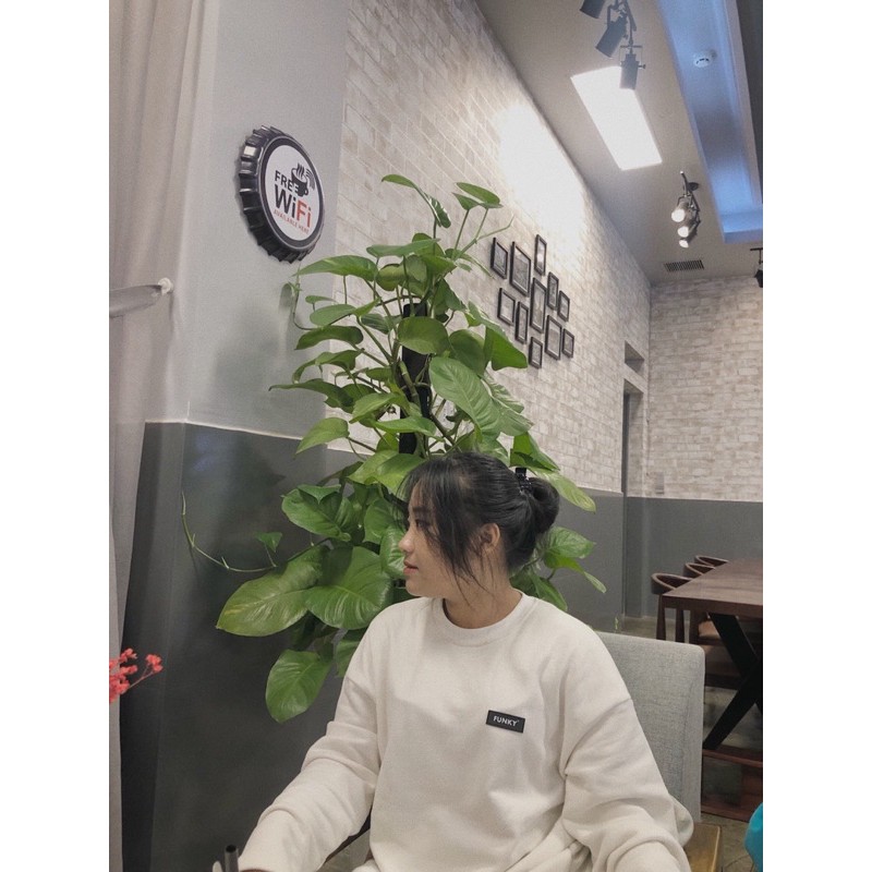 ÁO FUNKY LOGO SWEATER TRẮNG KEM | BigBuy360 - bigbuy360.vn