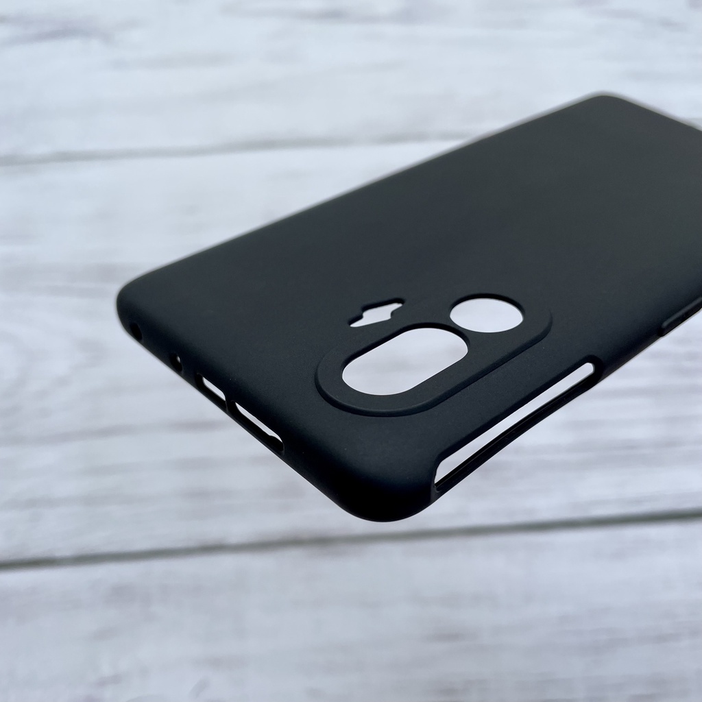 Ốp lưng silicon đen cho Xiaomi Redmi K40 Gaming không bám vân tay, có gờ bảo vệ camera.