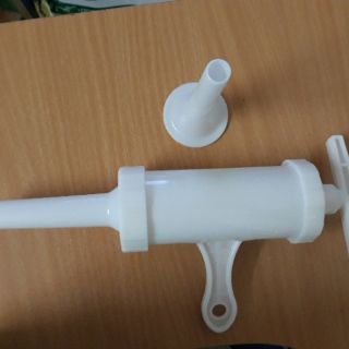 Dụng cụ nhồi xúc xích, lạp xưởng