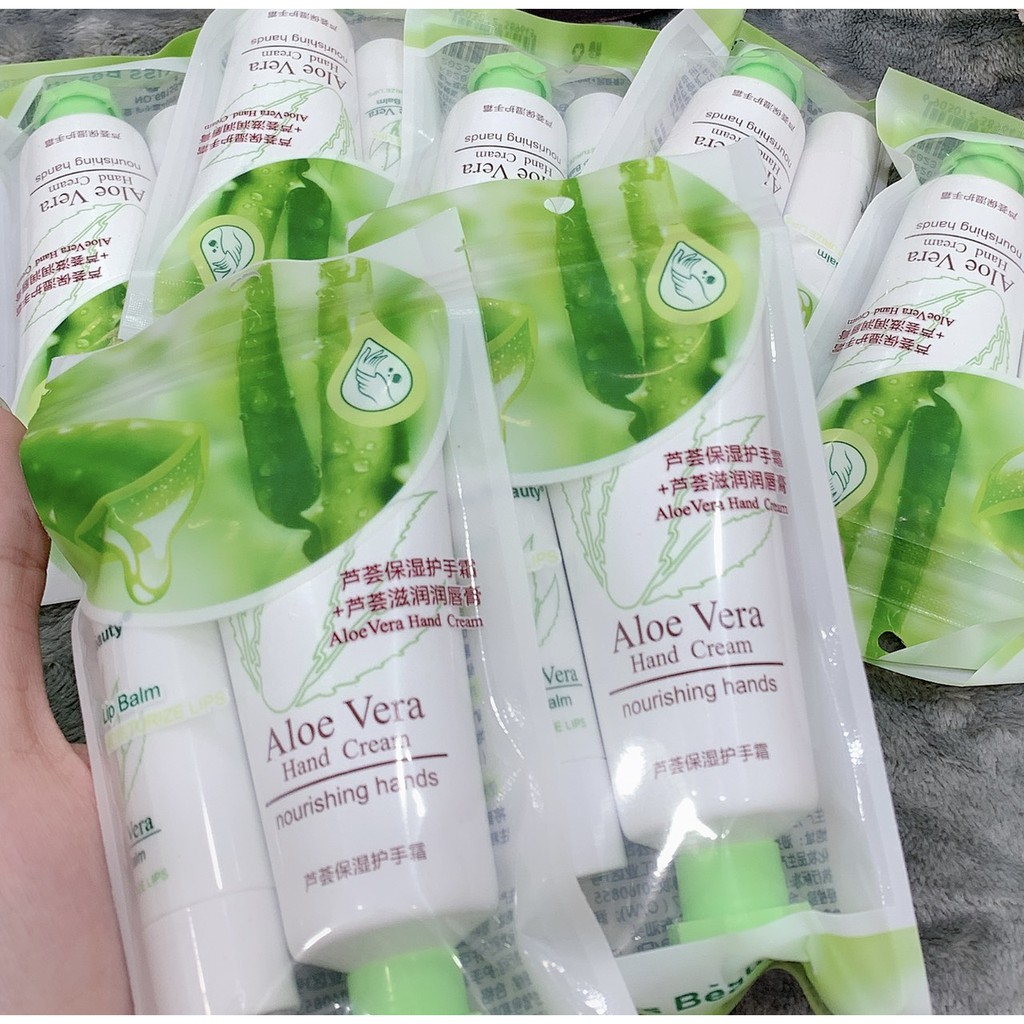 Túi kem dưỡng + son dưỡng nha đam của kissbeauty G439