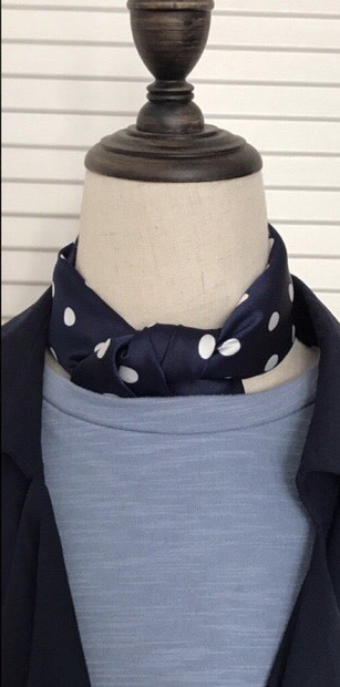 Khăn vuông size 50cm hoạ tiết chấm bi - Maben