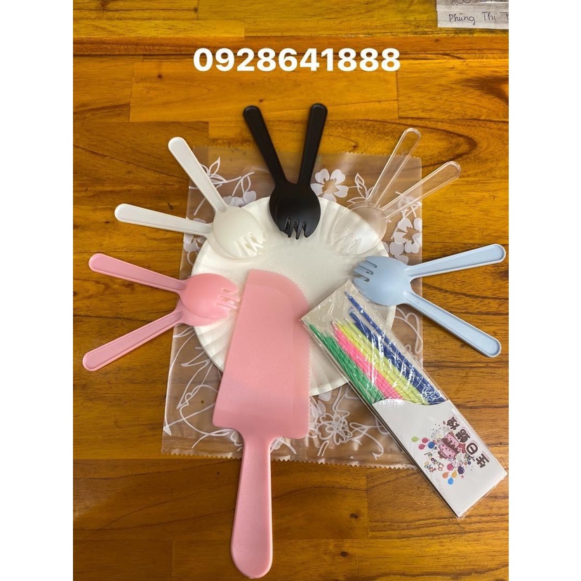 set dao thìa dĩa đĩa tròn nến dài