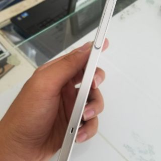 Điện thoại SHARP AQUOS XX3 506SH